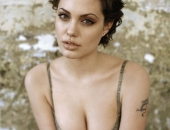Angelina Jolie - Wallpapers - Picture 303 - 1024x768