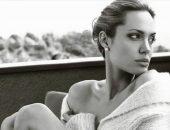 Angelina Jolie - Wallpapers - Picture 180 - 1024x768