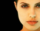 Angelina Jolie - Wallpapers - Picture 242 - 1024x768
