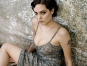Angelina Jolie - Wallpapers - Picture 325 - 1024x768