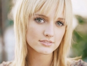 Ashlee Simpson - Wallpapers - Picture 17 - 1024x768