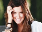 Ashley Tisdale - Wallpapers - Picture 159 - 1920x1200