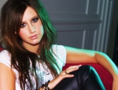 Ashley Tisdale - Wallpapers - Picture 141 - 1920x1200