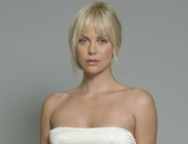 Charlize Theron - Wallpapers - Picture 334 - 1920x1200