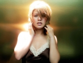 Kelly Clarkson - Wallpapers - Picture 68 - 1024x768