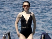 Lily Collins - HD - Picture 3 - 751x1102
